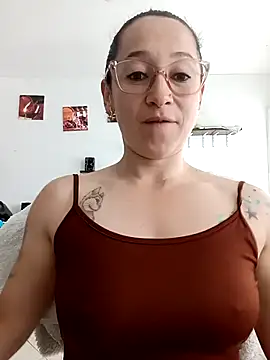 emilypoppy3 online show from April 11, 5:50 pm