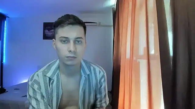 Snapshot of Dreamboy24 chatting on April 23, 12:29 pm Dreamboy24 online show from April 23, 12:29 pm