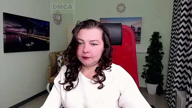 Snapshot of Lily_flower7 chatting on April 18, 6:28 am Lily flower7 online show from April 18, 6:28 am