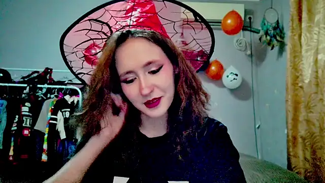 JoannaTompson online show from October 18, 11:49 pm