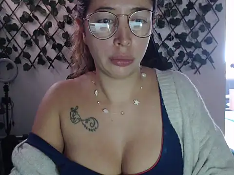 Snapshot of jeiana4u chatting on May 5, 7:11 pm jeiana4u online show from May 5, 7:11 pm