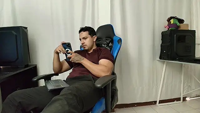 Snapshot of hott_dicks chatting on March 31, 9:59 pm hott dicks online show from March 31, 9:59 pm