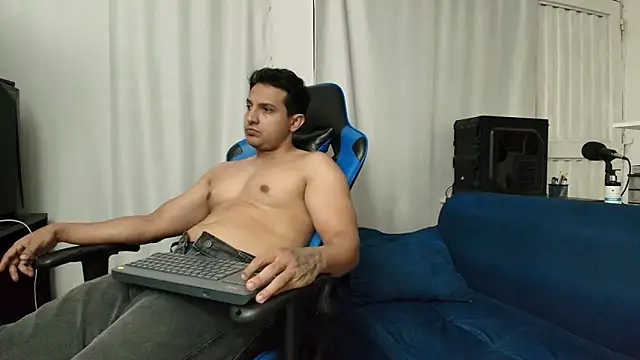 Snapshot of hott_dicks chatting on July 2, 8:48 pm hott dicks online show from July 2, 8:48 pm