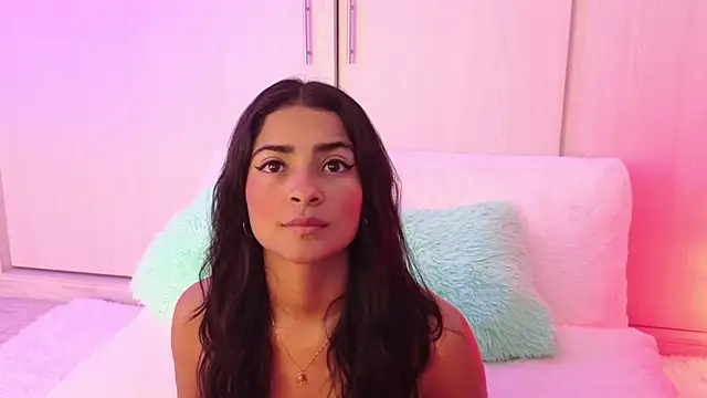 Snapshot of Yues050600 chatting on December 13, 1:26 am Yues050600 online show from December 13, 1:26 am