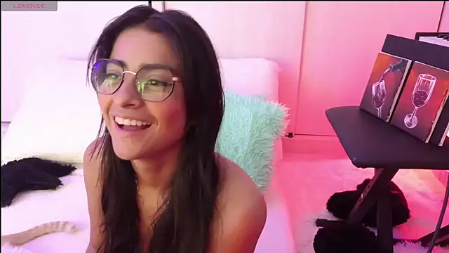 Snapshot of Yues050600 chatting on February 17, 5:14 am Yues050600 online show from February 17, 5:14 am