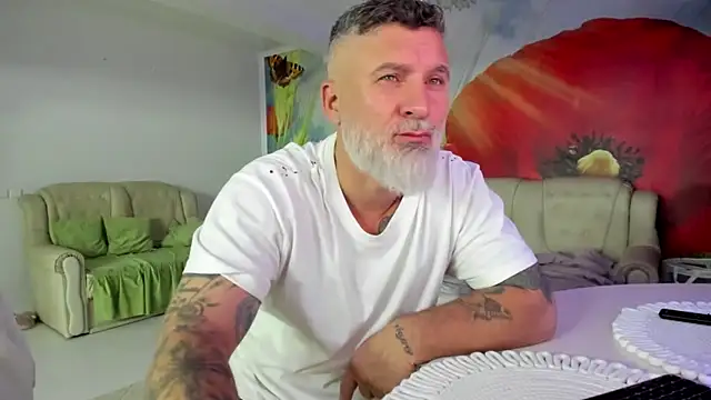 BlowMyXXL online show from January 13, 10:15 pm