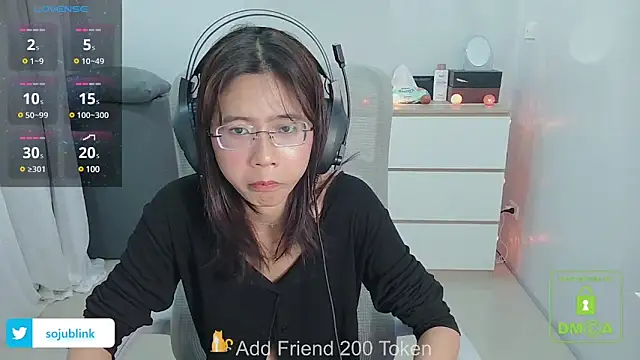 littlemiilk online show from March 17, 5:49 pm