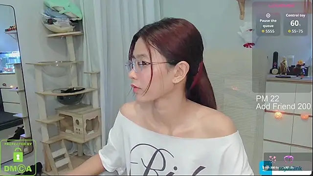 Snapshot of littlemiilk chatting on February 23, 8:33 am littlemiilk online show from February 23, 8:33 am