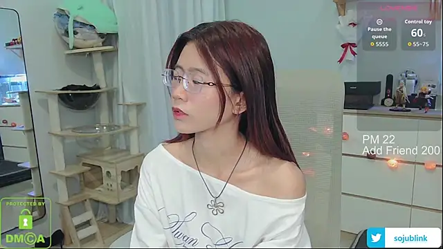 Snapshot of littlemiilk chatting on February 27, 8:14 am littlemiilk online show from February 27, 8:14 am
