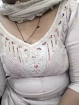 Cute nidhi online show from December 21, 4:52 am