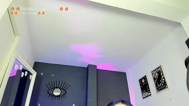 Raven Witch  online show from April 13, 6:46 pm