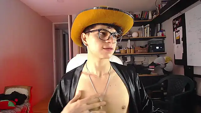 marckalexis online show from August 6, 1:35 pm