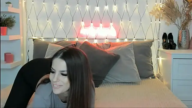 Snapshot of CassyCain chatting on February 28, 6:41 pm CassyCain online show from February 28, 6:41 pm