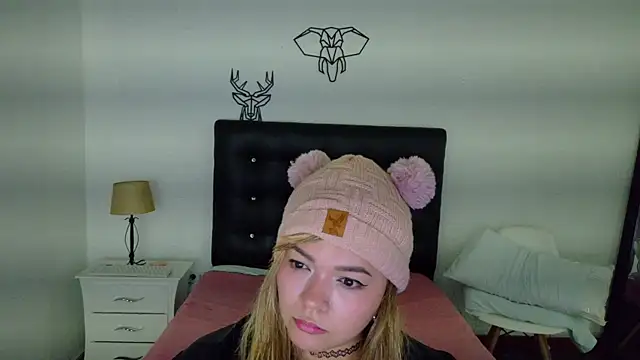 Snapshot of Cuckold_lover69 chatting on January 4, 10:27 am Cuckold lover69 online show from January 4, 10:27 am