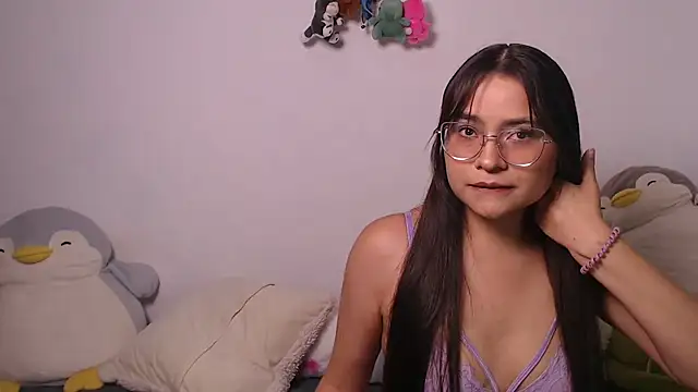 Zoeeeth  online show from May 24, 3:22 am