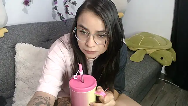 Zoeeeth  online show from August 6, 2:24 am