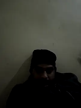 Snapshot of sri995955 chatting on December 18, 2:28 pm sri995955 online show from December 18, 2:28 pm