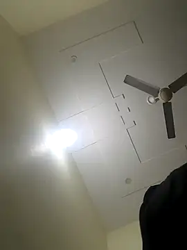 Snapshot of sri995955 chatting on December 21, 12:42 am sri995955 online show from December 21, 12:42 am