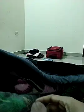 Snapshot of sri995955 chatting on February 13, 12:32 pm sri995955 online show from February 13, 12:32 pm