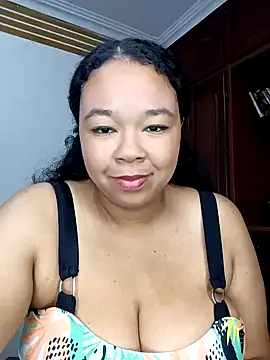 Snapshot of XMara chatting on January 13, 11:27 pm XMara online show from January 13, 11:27 pm