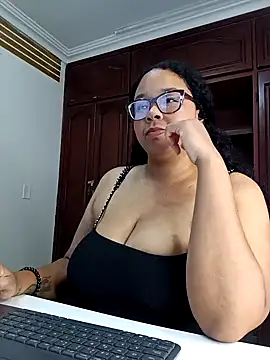 Snapshot of XMara chatting on January 31, 7:51 pm XMara online show from January 31, 7:51 pm