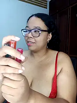 Snapshot of XMara chatting on February 7, 11:03 pm XMara online show from February 7, 11:03 pm