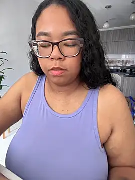 Snapshot of XMara chatting on September 25, 5:49 pm XMara online show from September 25, 5:49 pm