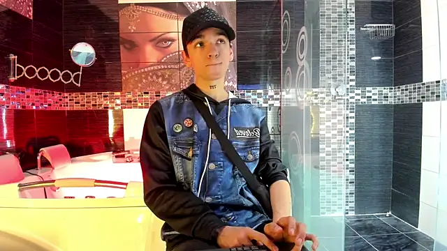 Snapshot of SexyJuliii21 chatting on October 4, 9:46 pm SexyJuliii21 online show from October 4, 9:46 pm