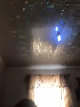 Snapshot of MixedItem chatting on October 28, 6:43 pm MixedItem online show from October 28, 6:43 pm