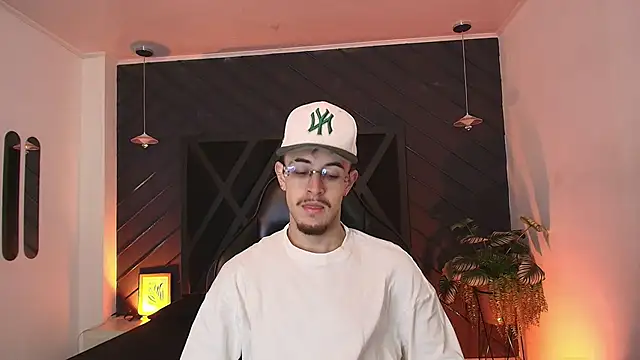 CodyWalkerR online show from March 14, 5:13 am