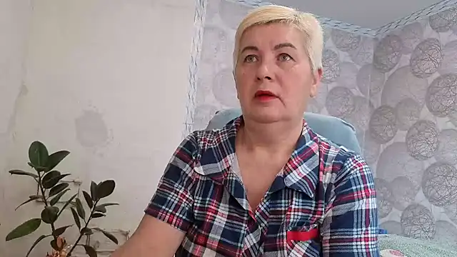 NicoleOlla online show from November 7, 3:39 am