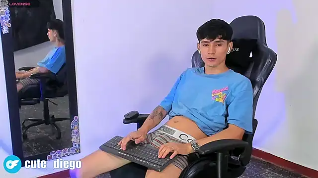 cute diego  online show from December 10, 11:19 pm