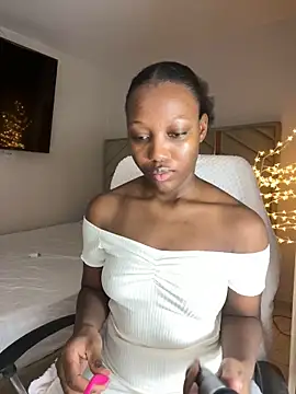 kellya  online show from November 12, 11:25 pm