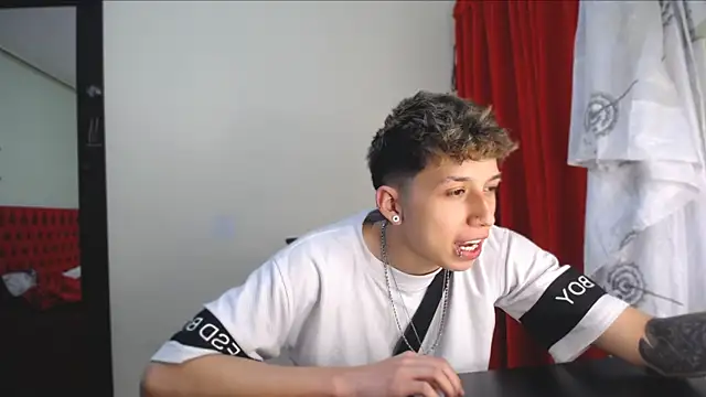  Thomas hot  online show from January 7, 11:03 pm