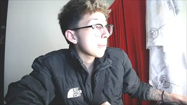  Thomas hot  online show from January 15, 12:04 pm