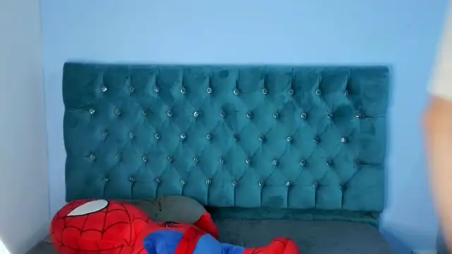  Thomas hot  online show from December 18, 3:23 am