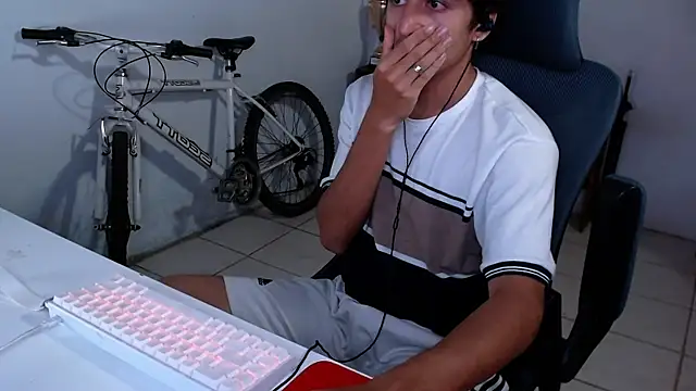 Thieves9 online show from November 6, 6:03 am