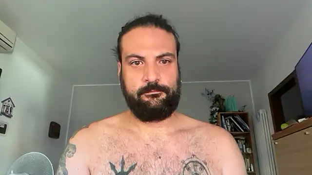 Snapshot of beardo85 chatting on July 7, 2:10 pm beardo85 online show from July 7, 2:10 pm