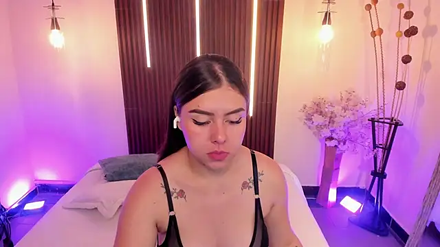 ArianaBaker online show from May 20, 2:23 pm