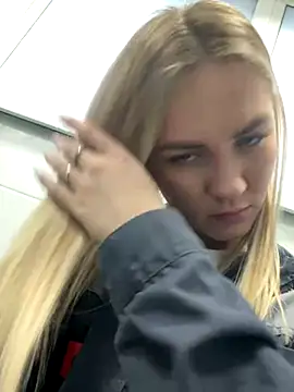 Snapshot of DreamGirl-777 chatting on December 3, 10:17 am DreamGirl-777 online show from December 3, 10:17 am