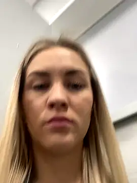 Snapshot of DreamGirl-777 chatting on December 6, 4:25 am DreamGirl-777 online show from December 6, 4:25 am