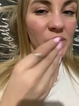 Snapshot of DreamGirl-777 chatting on December 6, 2:49 pm DreamGirl-777 online show from December 6, 2:49 pm