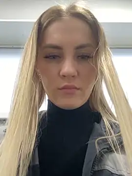 Snapshot of DreamGirl-777 chatting on December 9, 10:54 am DreamGirl-777 online show from December 9, 10:54 am