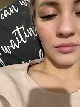 Snapshot of DreamGirl-777 chatting on December 9, 2:06 pm DreamGirl-777 online show from December 9, 2:06 pm