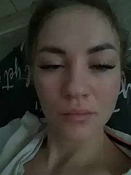 Snapshot of DreamGirl-777 chatting on December 13, 6:53 am DreamGirl-777 online show from December 13, 6:53 am