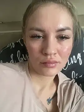 Snapshot of DreamGirl-777 chatting on December 23, 10:53 am DreamGirl-777 online show from December 23, 10:53 am