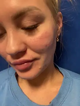 Snapshot of DreamGirl-777 chatting on December 23, 8:25 pm DreamGirl-777 online show from December 23, 8:25 pm