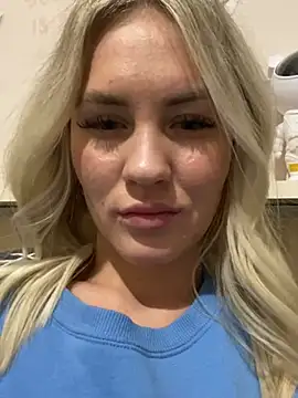 Snapshot of DreamGirl-777 chatting on December 24, 3:58 pm DreamGirl-777 online show from December 24, 3:58 pm