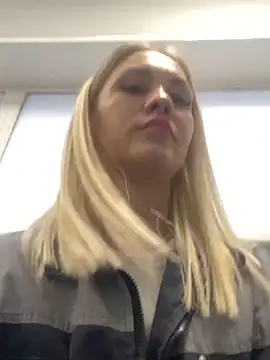 Snapshot of DreamGirl-777 chatting on January 17, 5:00 am DreamGirl-777 online show from January 17, 5:00 am