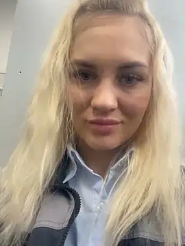 Snapshot of DreamGirl-777 chatting on January 20, 7:15 am DreamGirl-777 online show from January 20, 7:15 am